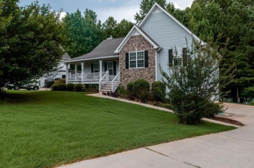 83 Prince Ln, Hiram, GA 30141-2991