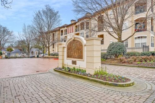 955 Juniper St, Atlanta GA  30309-5123 exterior