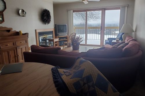 312 Territory Dr, Galena, IL 61036-8719