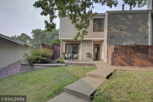 4429 Cedar Lake Rd, Minneapolis, MN 55416-3701