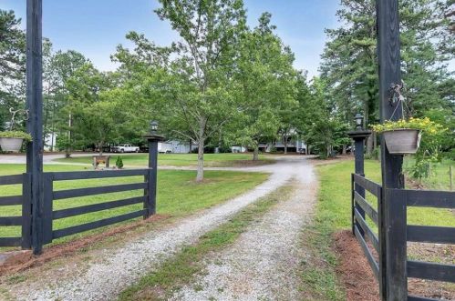 5744 Tyree Rd, Winston, GA 30187-1192
