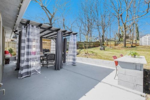 34 Hutchinson St, Atlanta GA  30307-3818 exterior