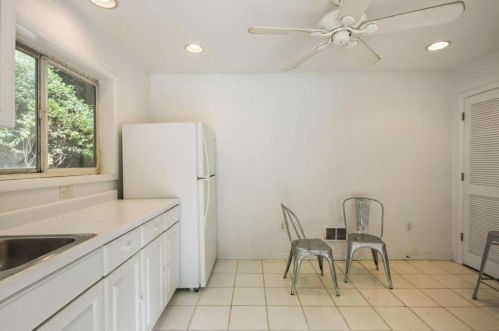 321 Frst Vly Ct, Atlanta GA  30342-2353 exterior
