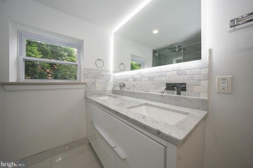 1515 4 St, Philadelphia PA 19148-1303 exterior