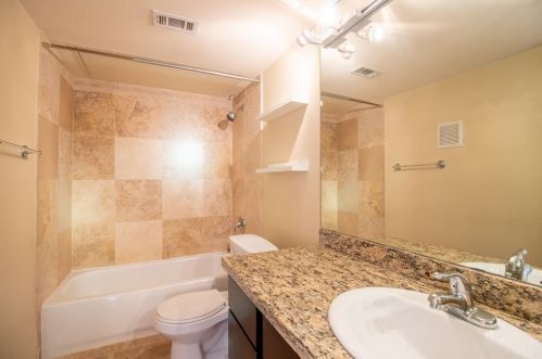 4777 Cedar Springs Rd, Dallas TX  75219-6144 exterior