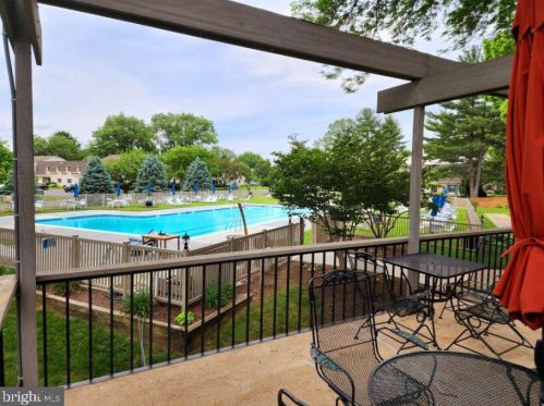 50 Valleybrook Dr, Lancaster PA  17601-4612 exterior