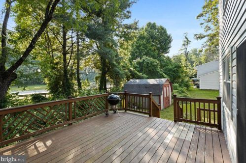 84 Kennedy Dr, Severna Park MD 21146-3007 exterior