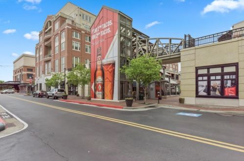 260 18th St, Atlanta GA  10201-1100 exterior