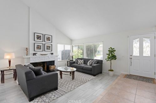 1333 Amberwick Ln, Anaheim CA  92804-5425 exterior