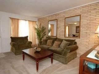 6700 Chimney Rock Rd, Houston TX  77081-5624 exterior