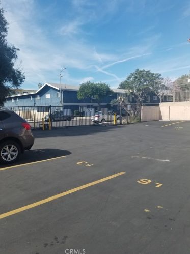 7320 Lennox Ave, Van Nuys CA  91405-2339 exterior
