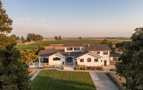 2111 Las Amigas Rd, Fairfield, CA 94559-9717