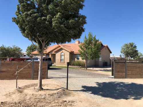 51200 72nd St, Lancaster, CA 93536-9552