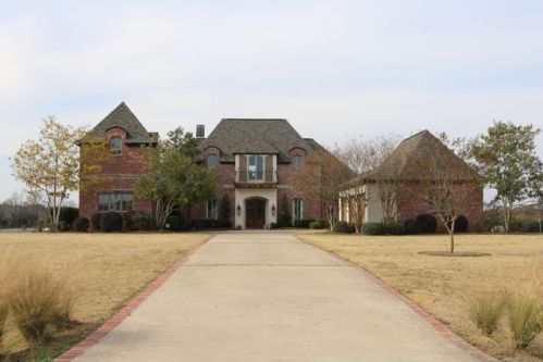 109 Lovorn Ct, Flora, MS 39071-9385