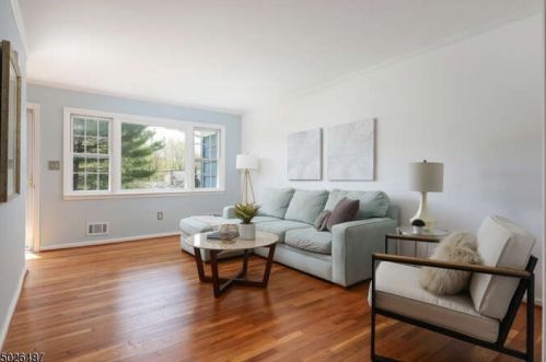 17 Arrighi Dr, Warren, NJ 07059-5801