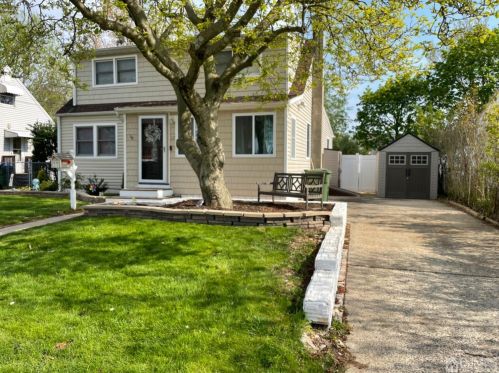 37 Bradley Dr, Edison, NJ 08817-3543