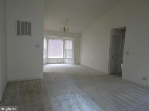 6416 Royal Oaks Dr, Fredericksburg, VA 22407-6349
