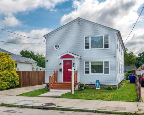 37 Galileo Ave, Providence, RI 02909-3915
