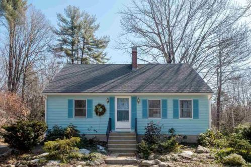 88 Oak Hill Rd, Barrington, NH 03825-3820