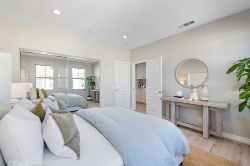 103 Rinaldi, Irvine CA  92620-2865 exterior