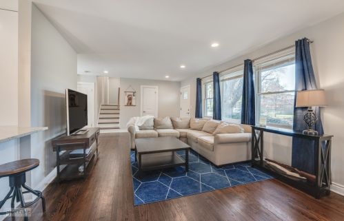 816 Emerald Dr, Naperville IL  60540-7246 exterior