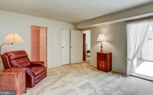 45 Valleybrook Dr, Lancaster PA  17601-4612 exterior