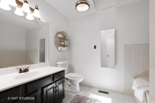 40 Peiffer Ave, Lemont IL  60439-3845 exterior