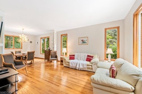 8 Elshaer Ct, Dover NJ  07869-1923 exterior