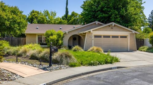 218 Sandalwood Ct, Vacaville, CA 95687-5238