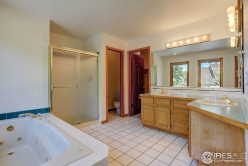 4913 Hinsdale Dr, Fort Collins CO  80526-3931 exterior