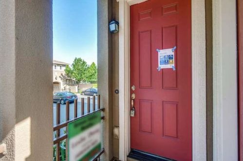 1752 Snell Pl, Milpitas, CA 95035-4140