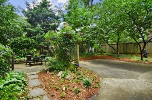 524 Broyles St, Atlanta GA  30312-3104 exterior