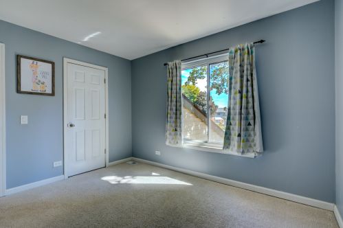 552 Alton Ct, Carol Stream IL  60188-9212 exterior