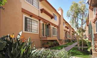 18641 Saticoy St, Los Angeles CA  91335-7413 exterior