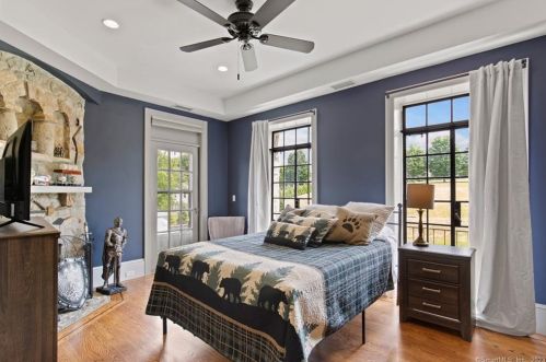 1428 Monroe Tpke, Upper Stepney CT  06468-1443 exterior