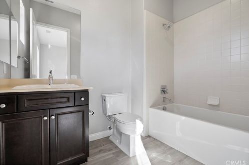 7756 Kingdom Dr, Riverside CA  92506 exterior