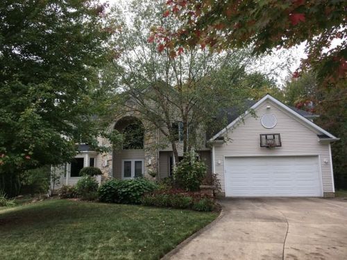 6780 Ridgecliff Dr, Cleveland, OH 44139-3884