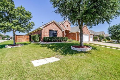 7032 San Antonio Dr, Fort Worth, TX 76131-2846