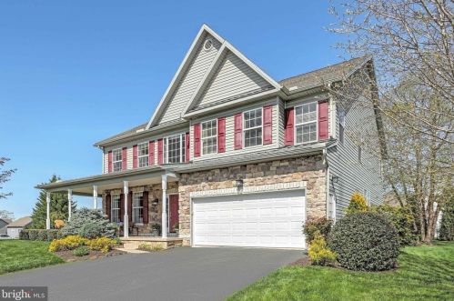 1217 Winding Oak Dr, York, PA 17403-9595