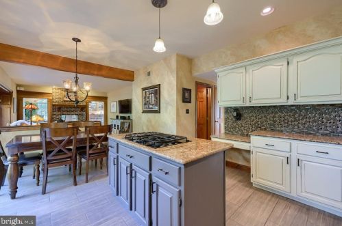 1991 Pickering Trl, Lancaster PA 17601-4972 exterior