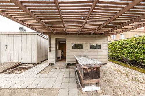 239 Evelyn Dr, Anaheim CA  92805-3419 exterior