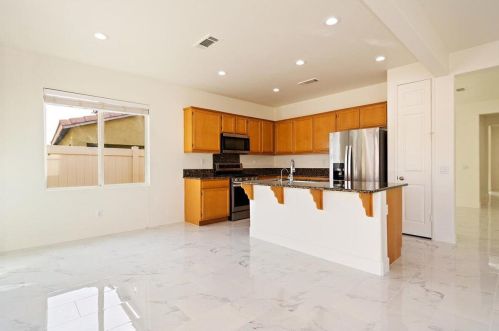 62774 Crescent St, Desert Hot Springs, CA 92240-2039