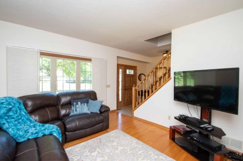 9063 Duckwood Trl, Saint Paul MN  55125-8687 exterior