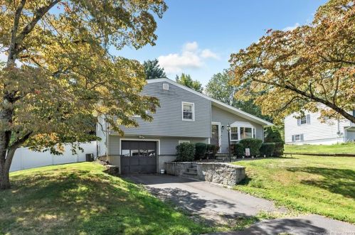49 Chimney Hill Rd, Wallingford, CT 06492-1645