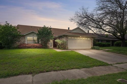 7632 Xavier Dr, Fort Worth, TX 76133-7639