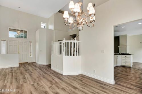 4716 Rhapsody Dr, Calabasas, CA 91377-5534