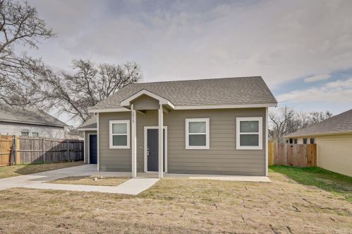 2013 Langston St, Fort Worth TX  76105-3622 exterior