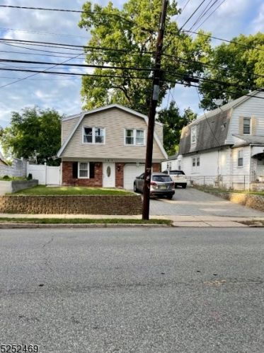 143 Forest Ave, Teaneck NJ  07666-5847 exterior
