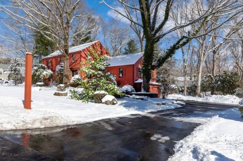 520 Country View Dr, Warwick, RI 02886-4215