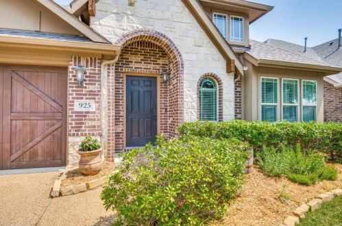 925 Lighthouse Ln, Aubrey, TX 76227-7918